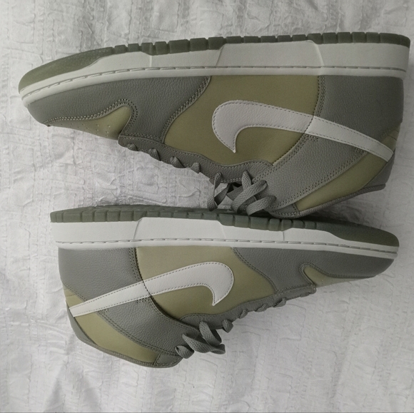 Nike Dunk Mid - Picture 2 of 6